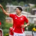 João Bezerra, jovem promessa do Internacional, comemorando um gol.